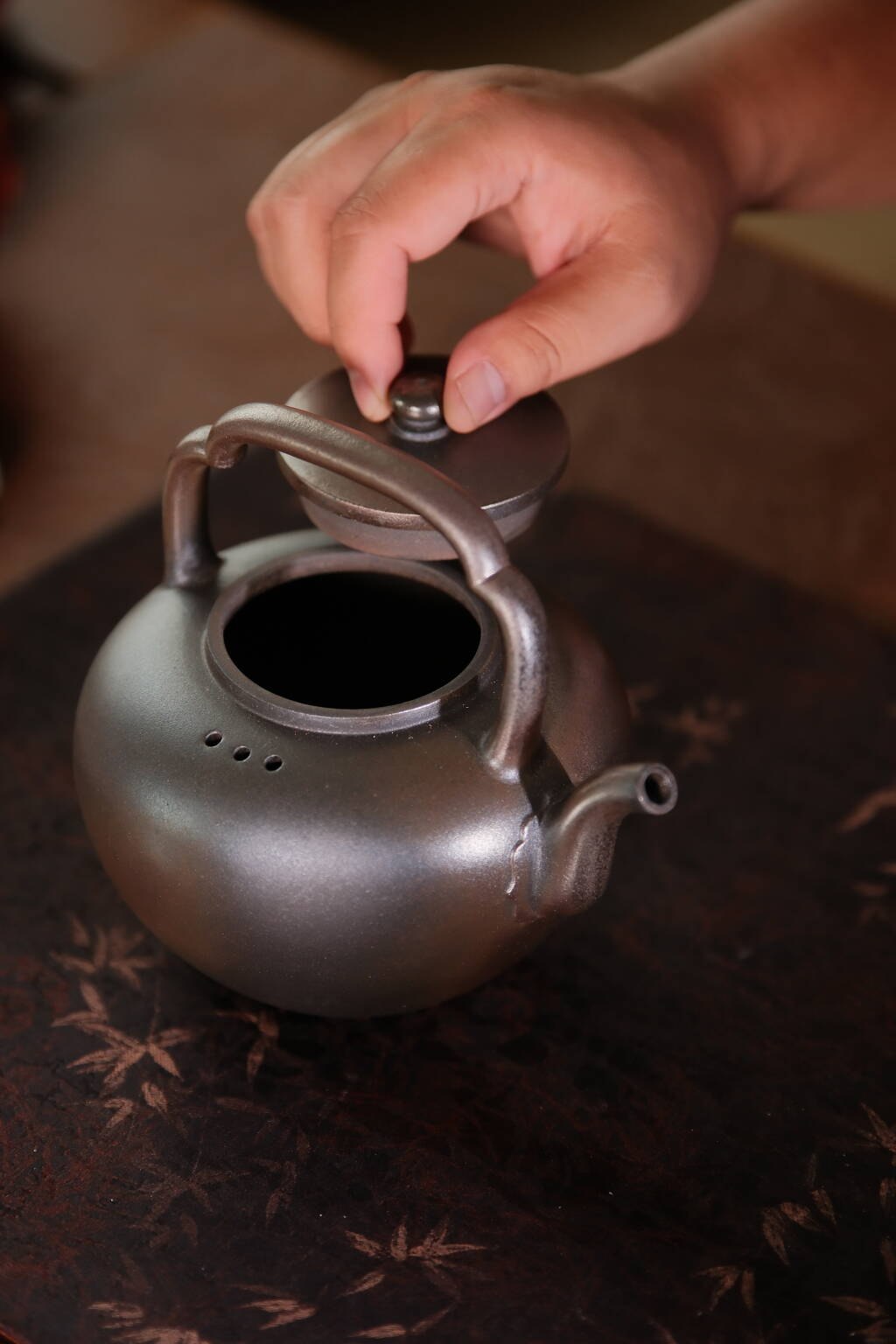 提梁壶细节四